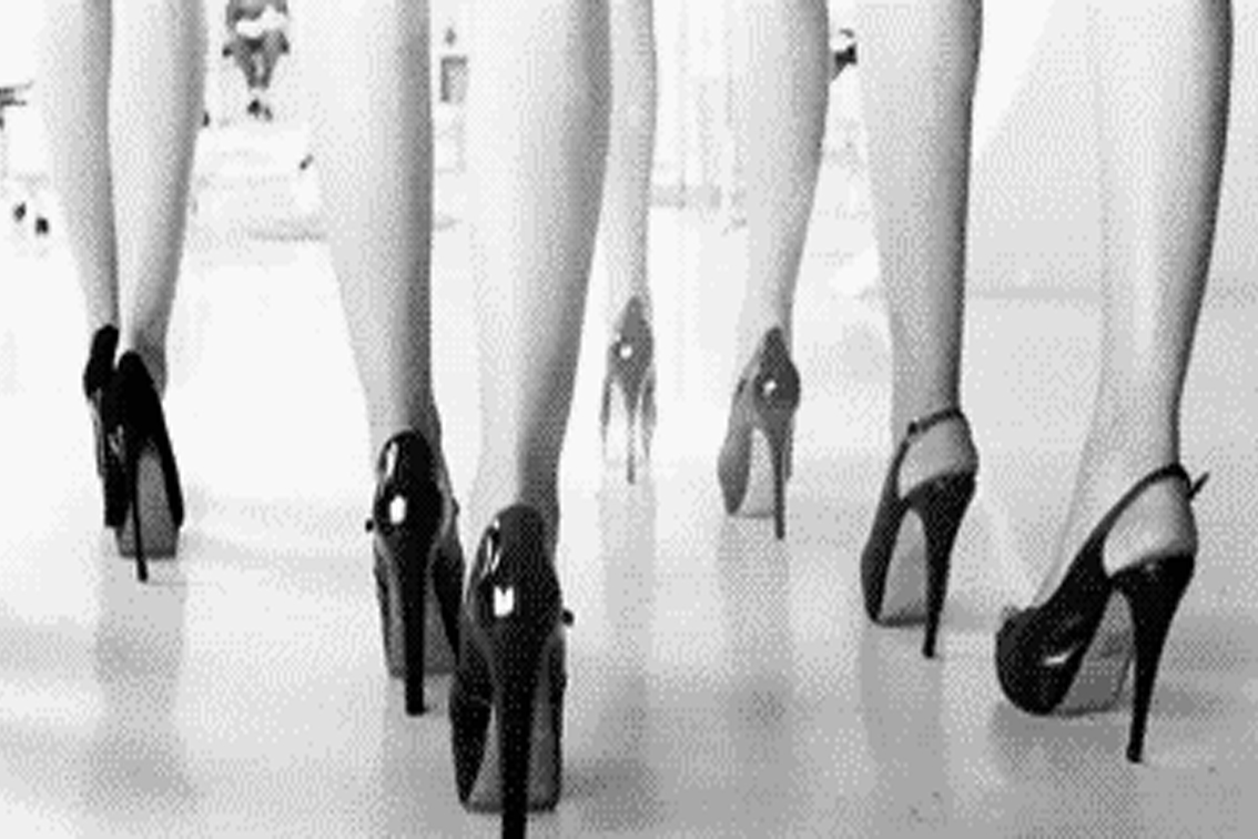 Ножки на шпильках страстной кошки 21 фото эротики